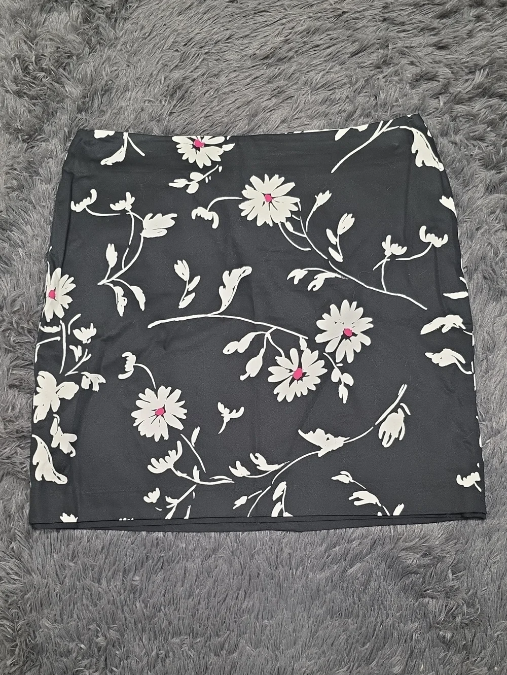 Talbots- Black Mini Skirt with White Floral Print. Size 4P. EUC